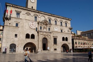 Ascoli esterno